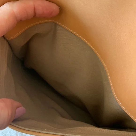 GILL  got it/love it  Tan leather handbag - Picture 11 of 13